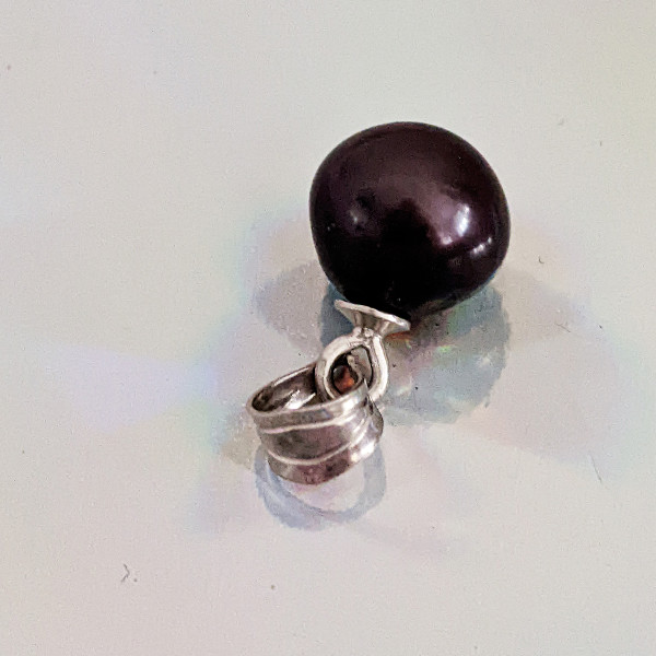 Підвіс, кулон натуральна річна чорна перлина, 10 мм колір баклажан срібло 875 гатунку