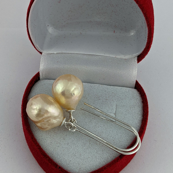 Сережки, великі, 13 мм, натуральні барокові  райдужні перли Касумі, срібло 925 проби